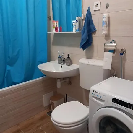 Artemis Apartment Vis